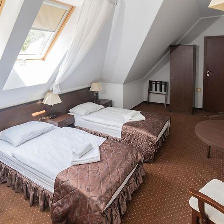 Hotel Pod Filarami Челядзь Экстерьер фото